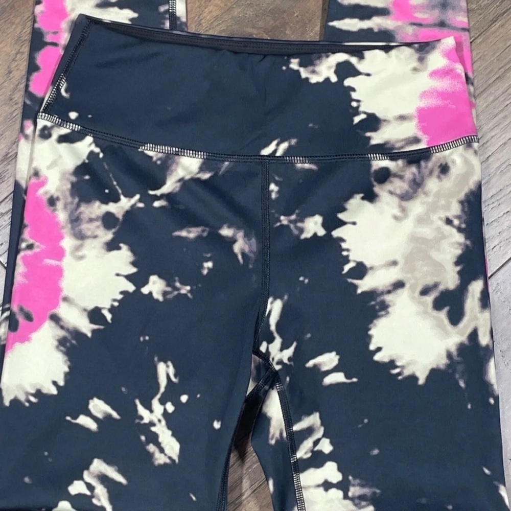 NWOT Noli Yoga Tie Dye Leggings Italian Fabric Size Medium - Picture 4 of 6
